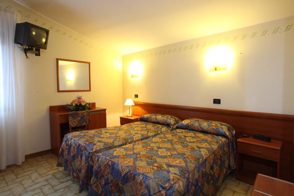 Albergo Alla Campana 돌로 외부 사진