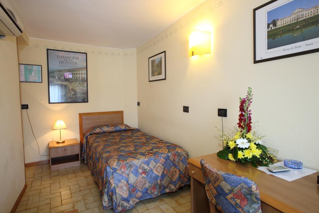 Albergo Alla Campana 돌로 외부 사진