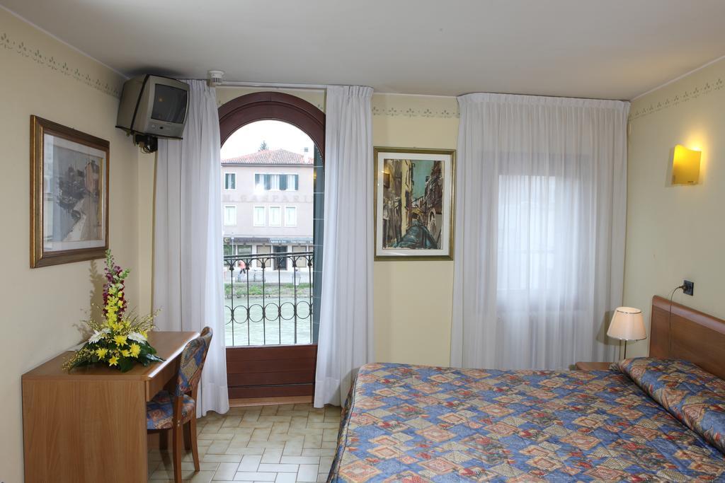Albergo Alla Campana 돌로 외부 사진